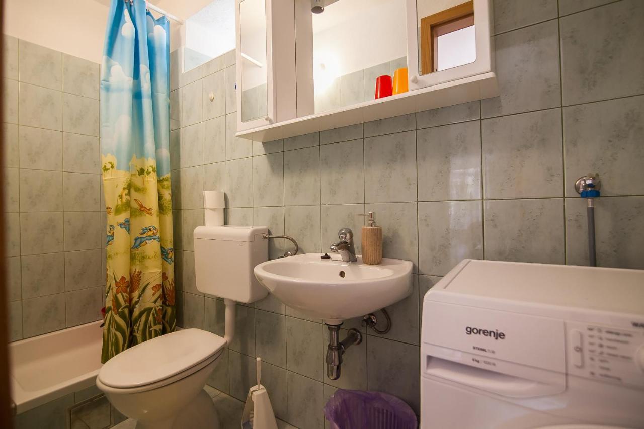 Old Town Accommodation Bol Bagian luar foto