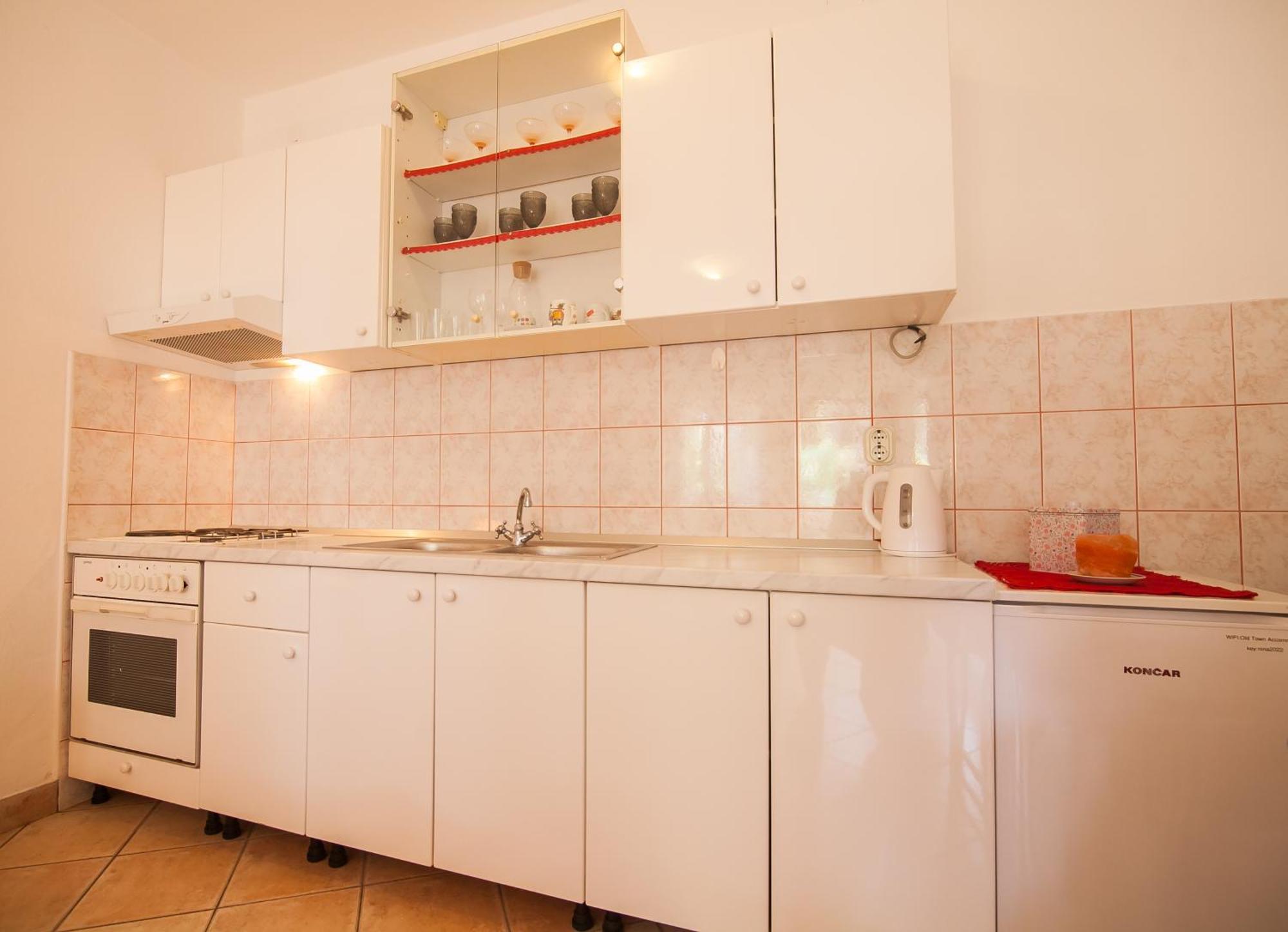 Old Town Accommodation Bol Bagian luar foto