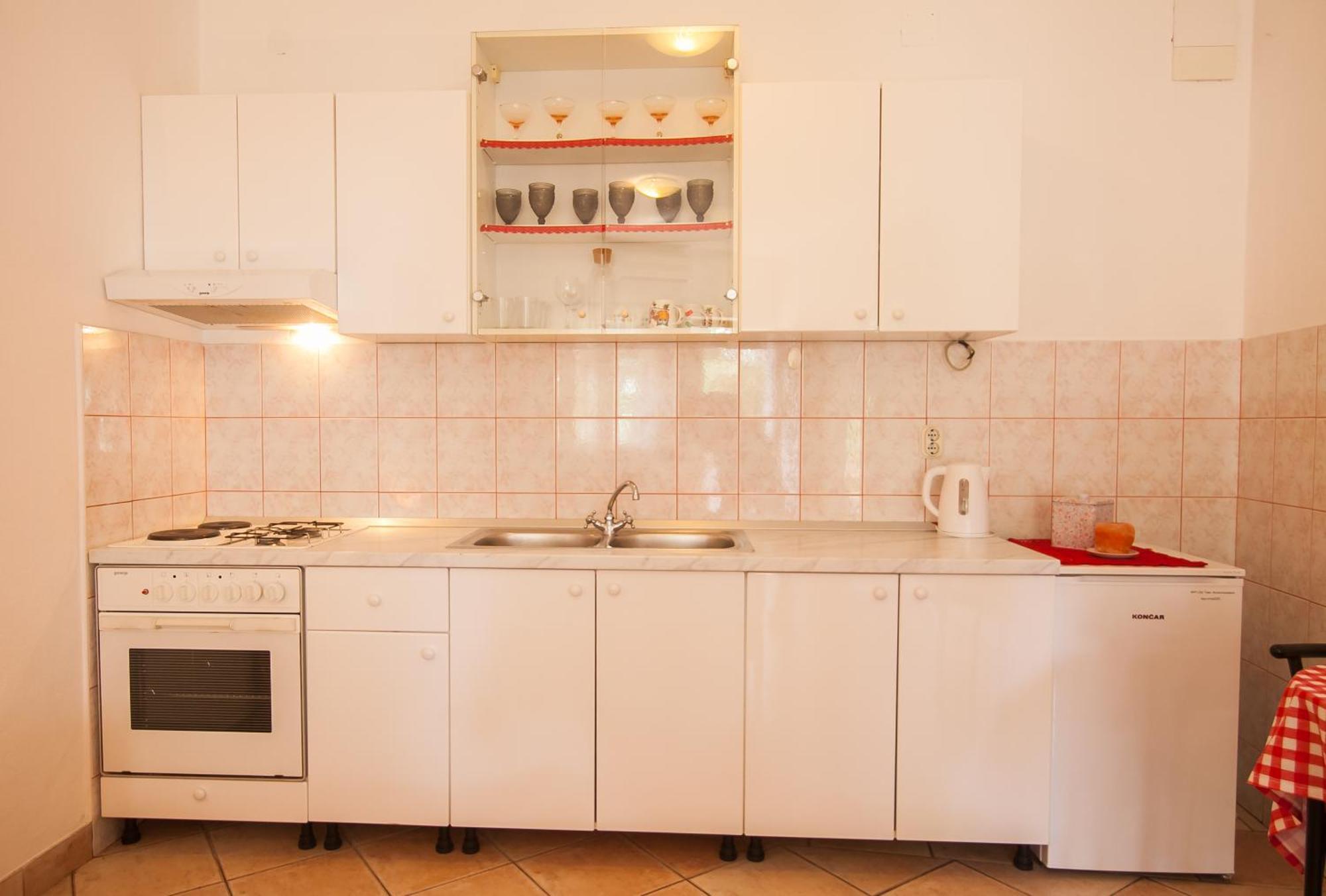Old Town Accommodation Bol Bagian luar foto