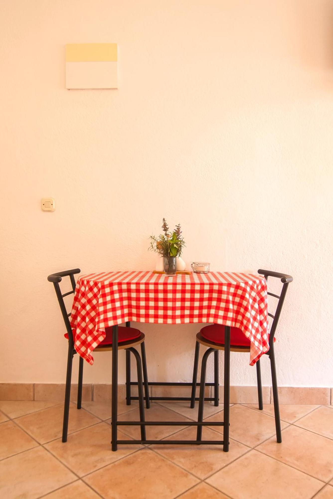 Old Town Accommodation Bol Bagian luar foto