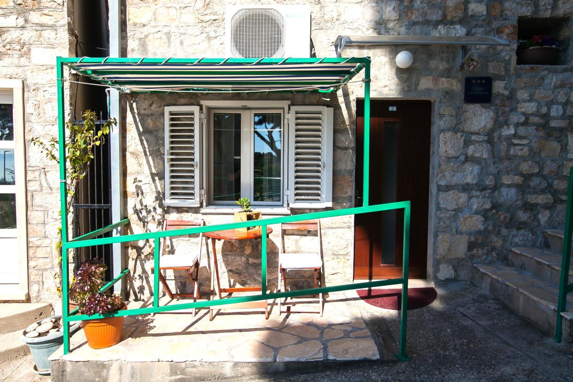 Old Town Accommodation Bol Bagian luar foto